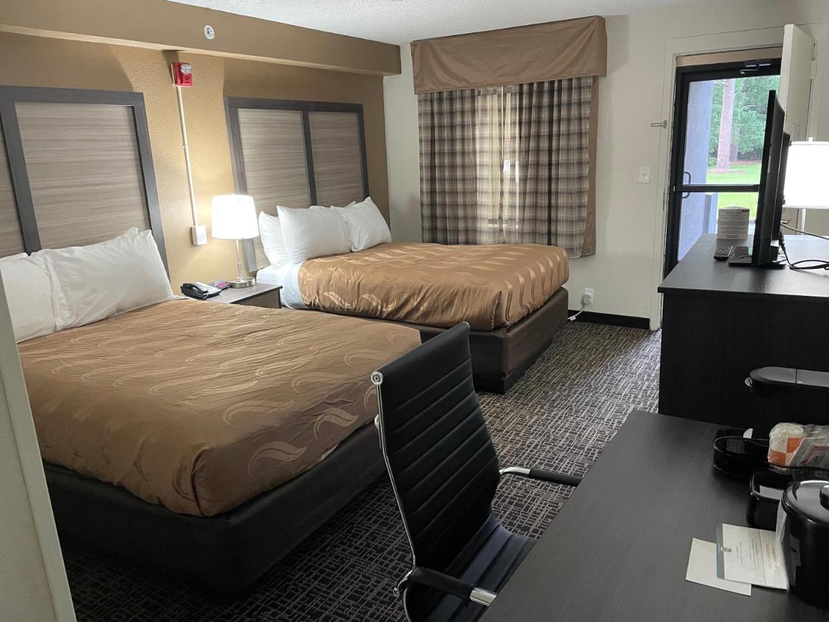 Quality Inn & Suites Spring Lake - Fayetteville Near Fort Bragg 외부 사진