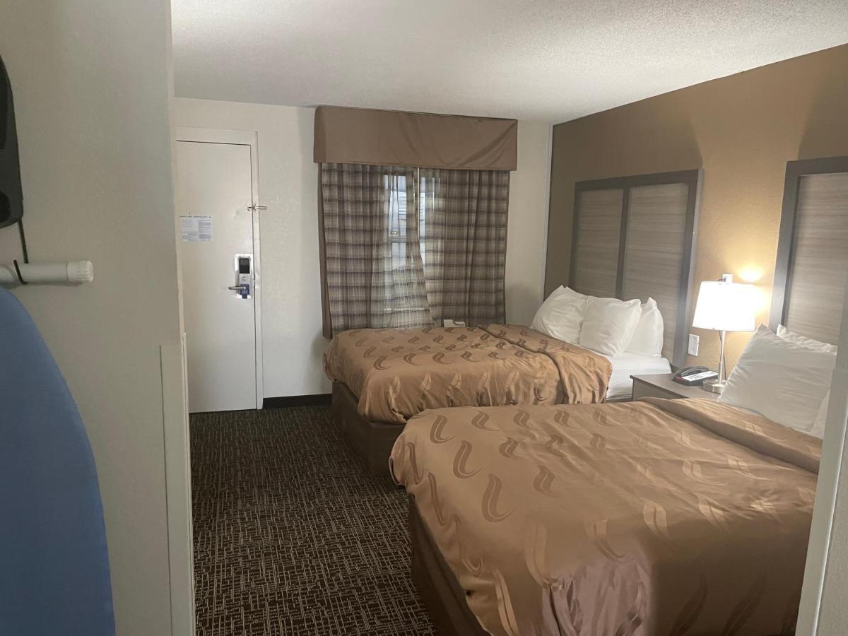 Quality Inn & Suites Spring Lake - Fayetteville Near Fort Bragg 외부 사진