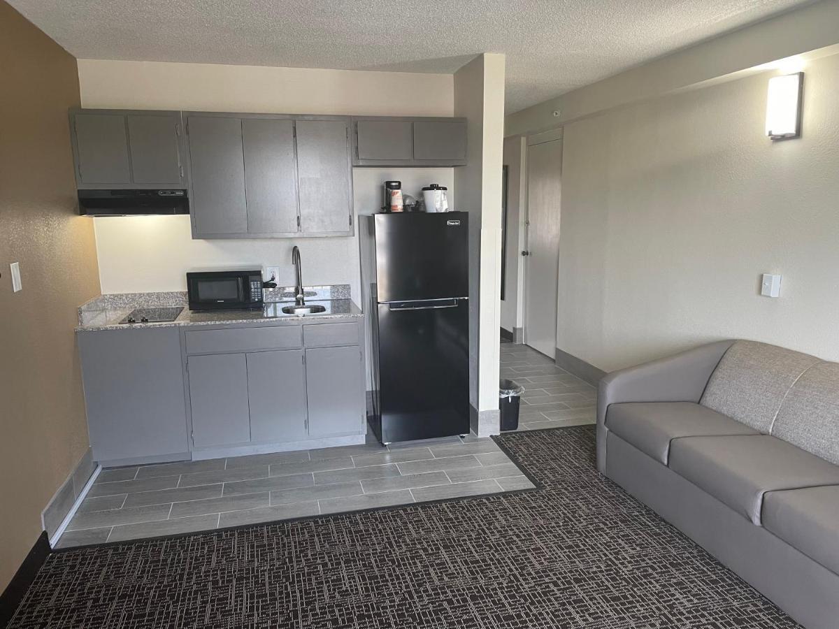 Quality Inn & Suites Spring Lake - Fayetteville Near Fort Bragg 외부 사진