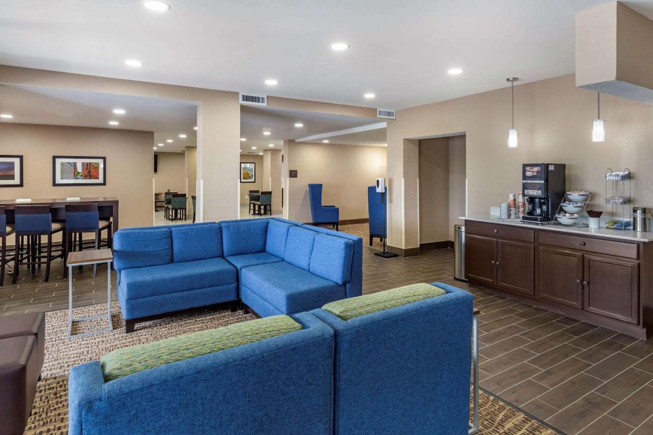 Quality Inn & Suites Spring Lake - Fayetteville Near Fort Bragg 외부 사진