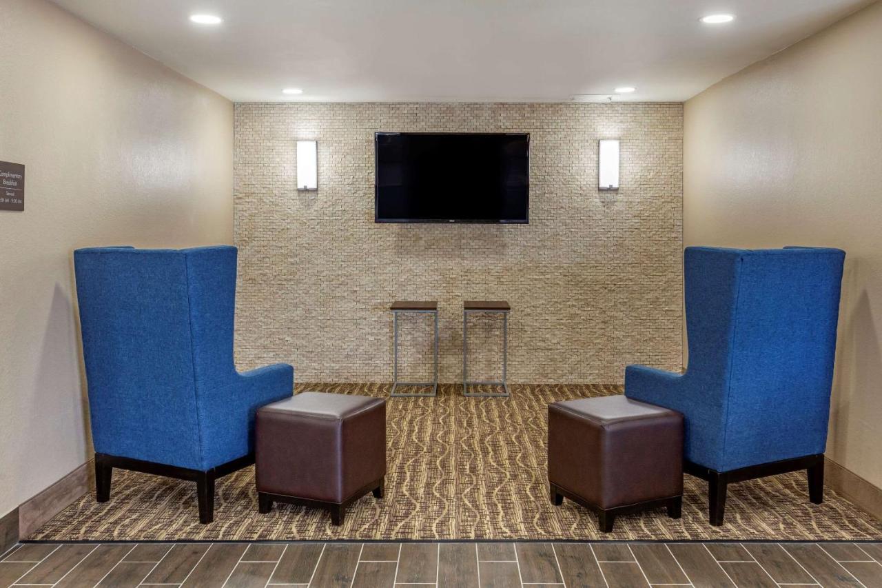 Quality Inn & Suites Spring Lake - Fayetteville Near Fort Bragg 외부 사진