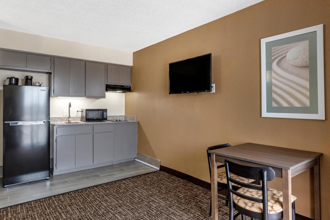 Quality Inn & Suites Spring Lake - Fayetteville Near Fort Bragg 외부 사진