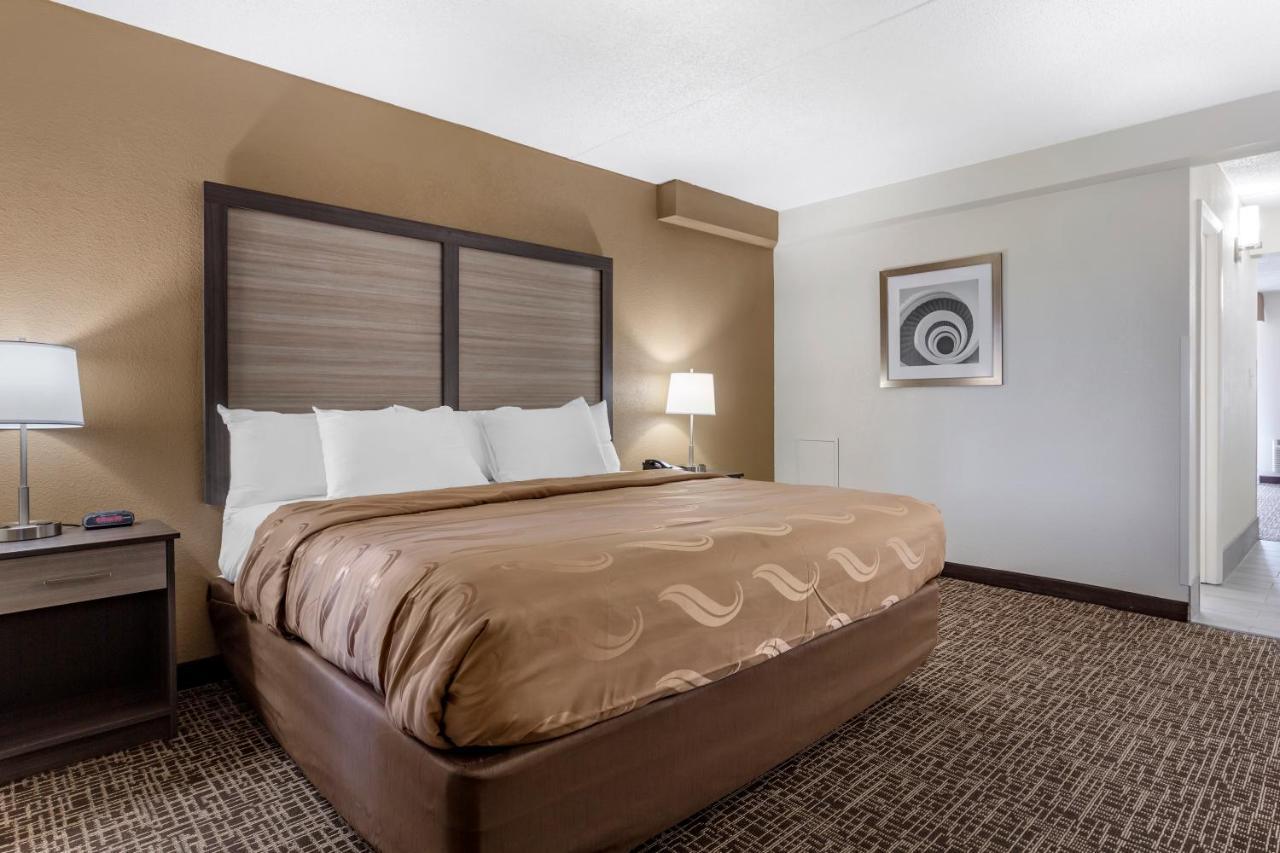 Quality Inn & Suites Spring Lake - Fayetteville Near Fort Bragg 외부 사진