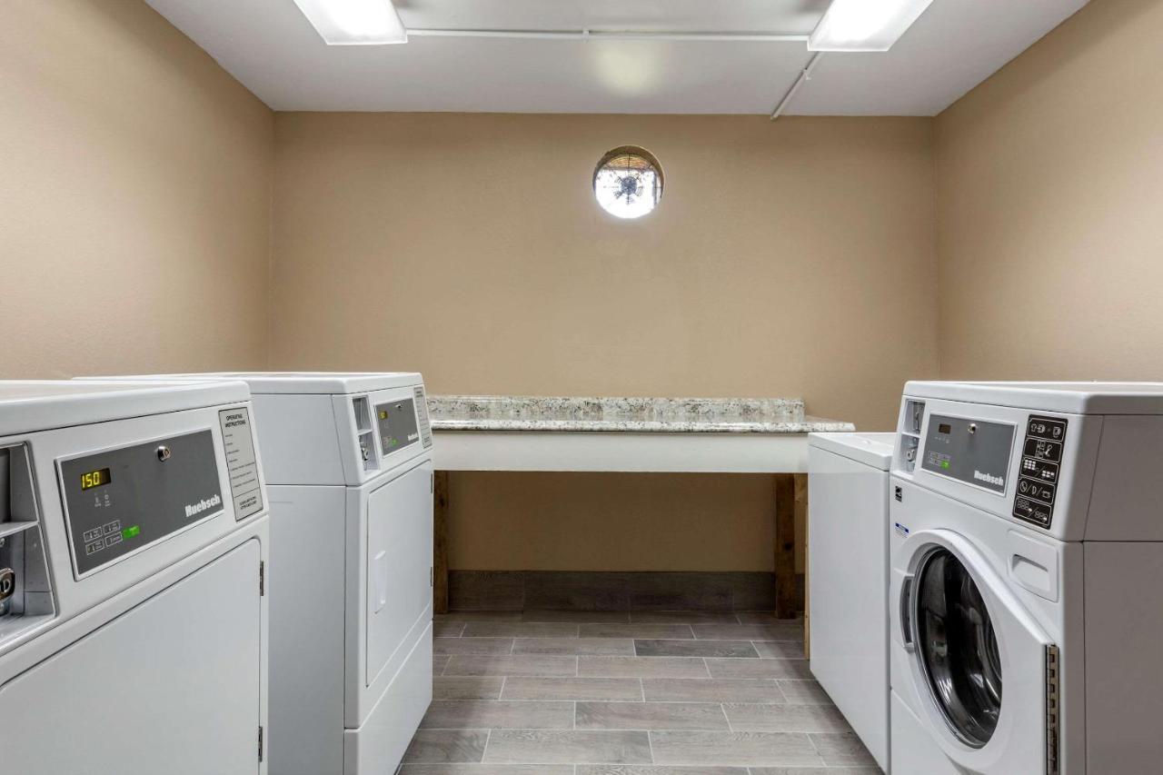 Quality Inn & Suites Spring Lake - Fayetteville Near Fort Bragg 외부 사진