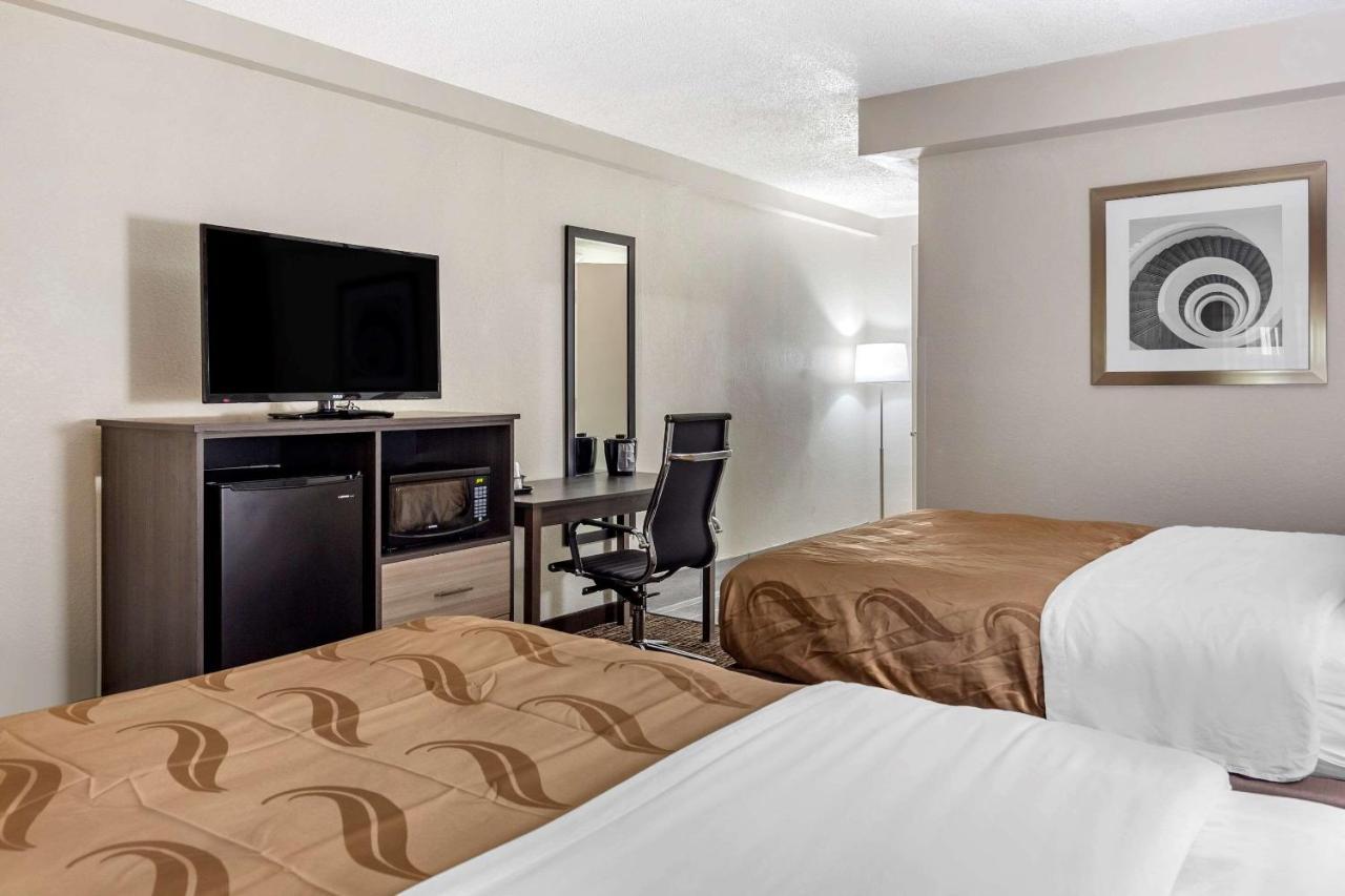 Quality Inn & Suites Spring Lake - Fayetteville Near Fort Bragg 외부 사진