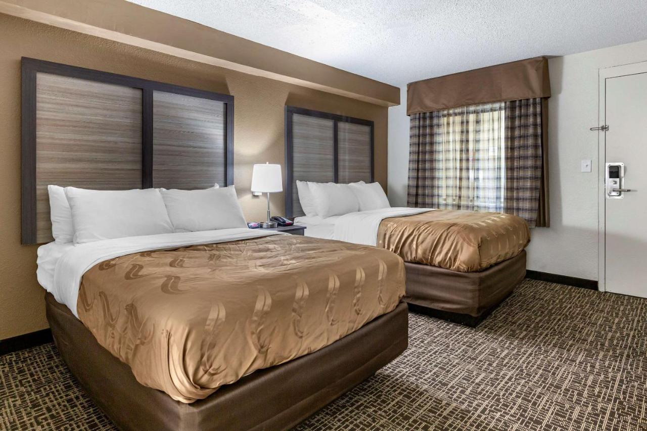 Quality Inn & Suites Spring Lake - Fayetteville Near Fort Bragg 외부 사진